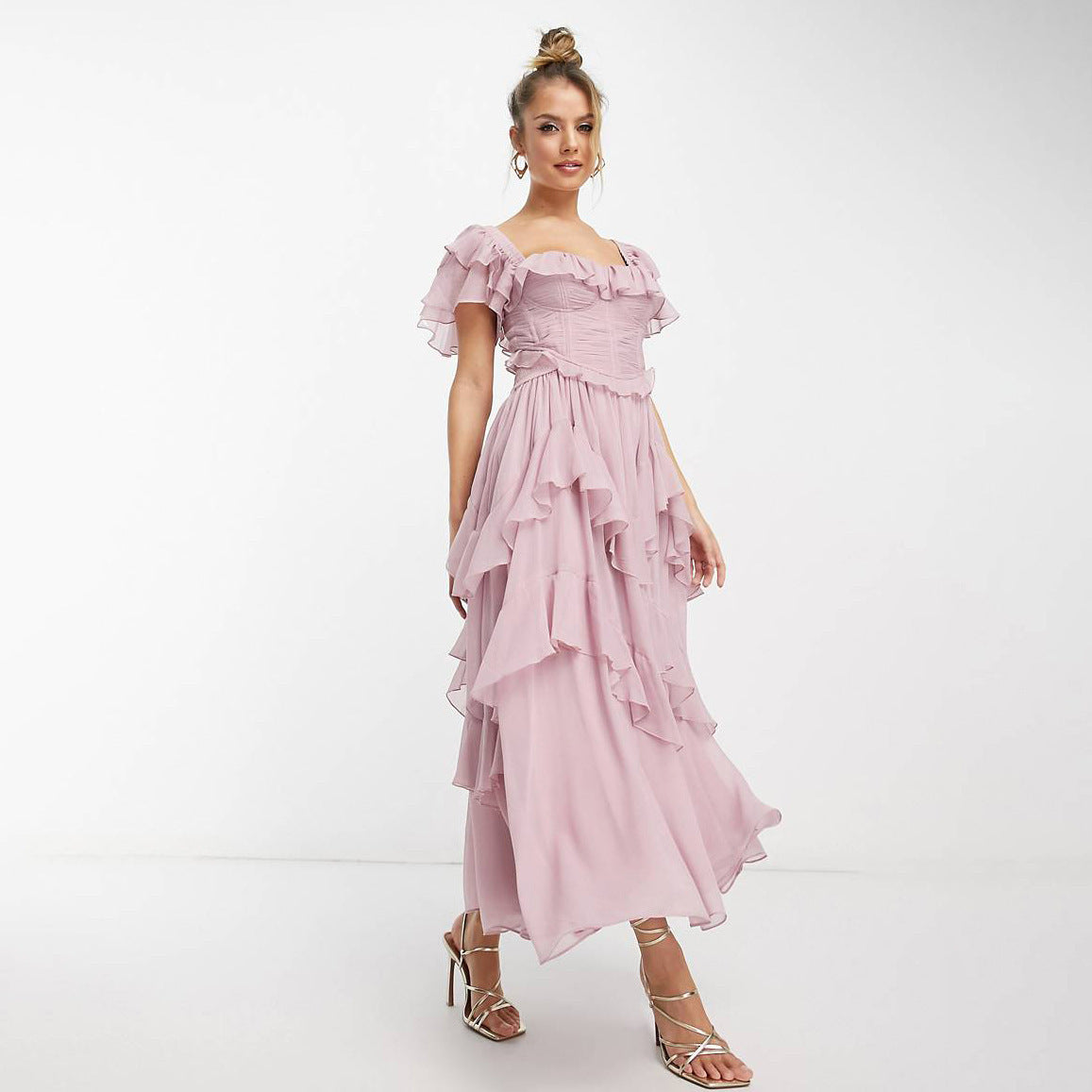 Romantic Ruffled Midi Dress with Short Sleeves – Timeless Elegance and Feminine Grace