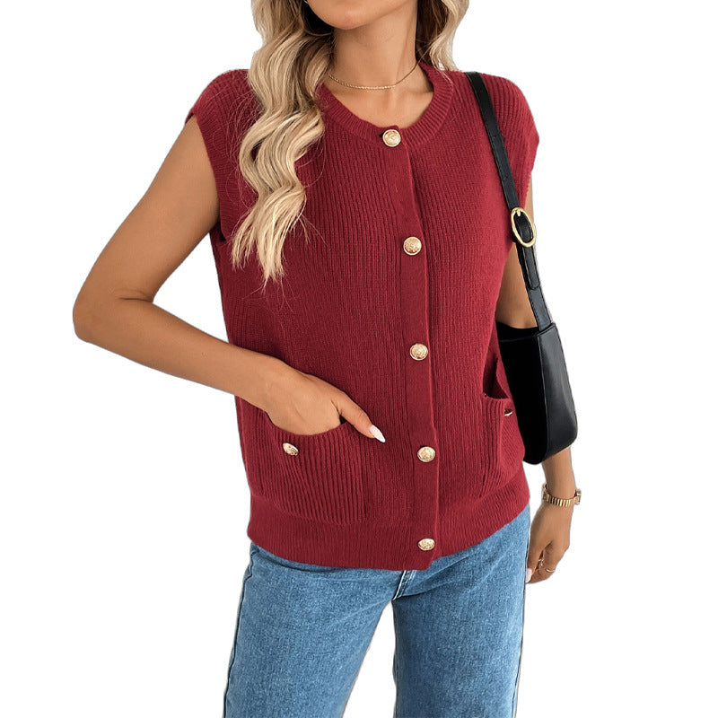 Sleeveless Knitted Button Top with Decorative Pockets – Effortless Chic and Modern Comfort