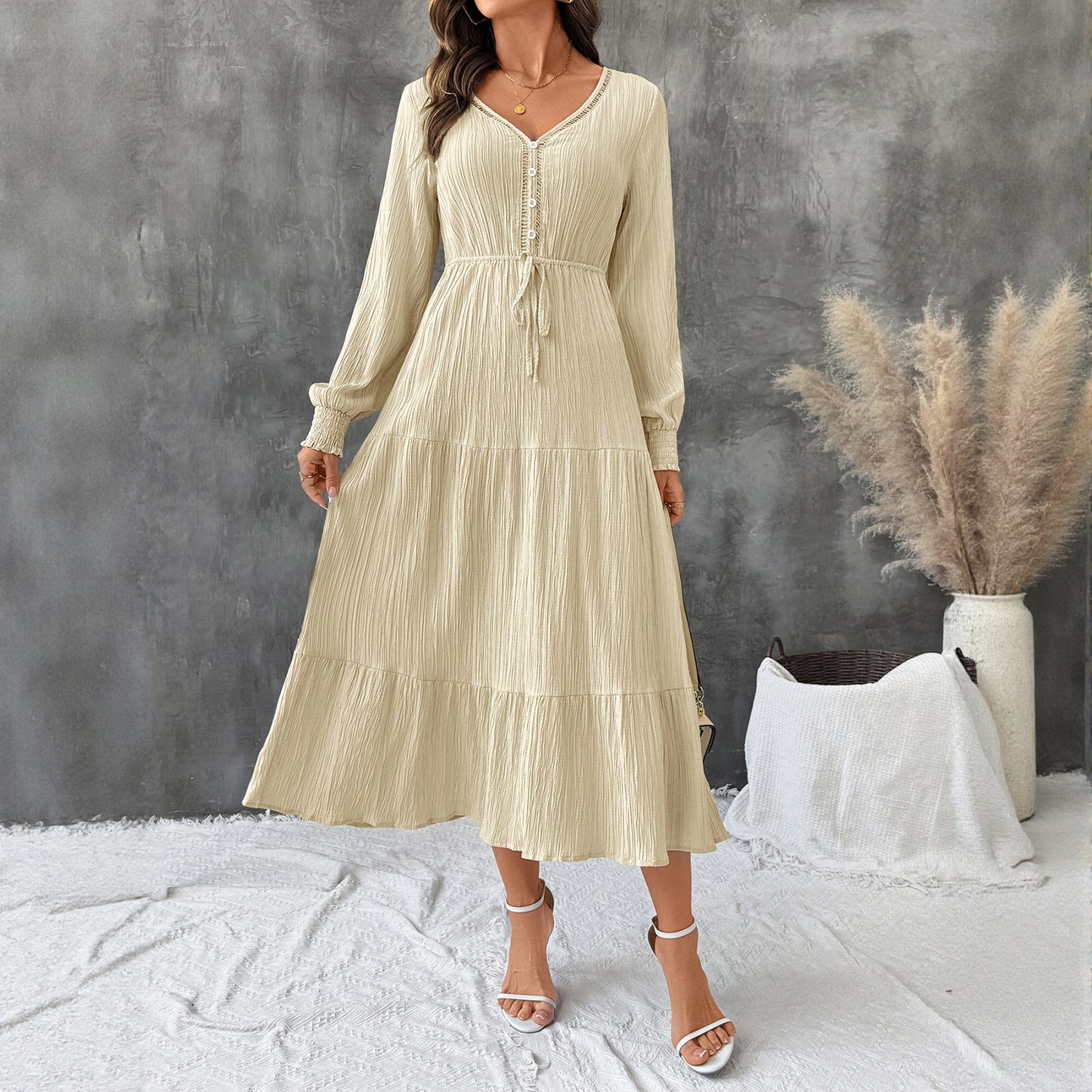 Refined Textured Long Sleeve Dress – Modern Lines & Subtle Sophistication