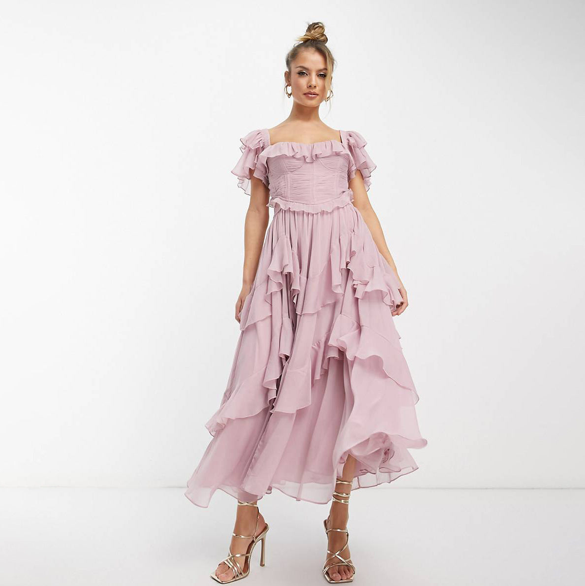 Romantic Ruffled Midi Dress with Short Sleeves – Timeless Elegance and Feminine Grace